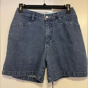 LEE Jean shorts, vintage mom jeans. High waist, size 8M